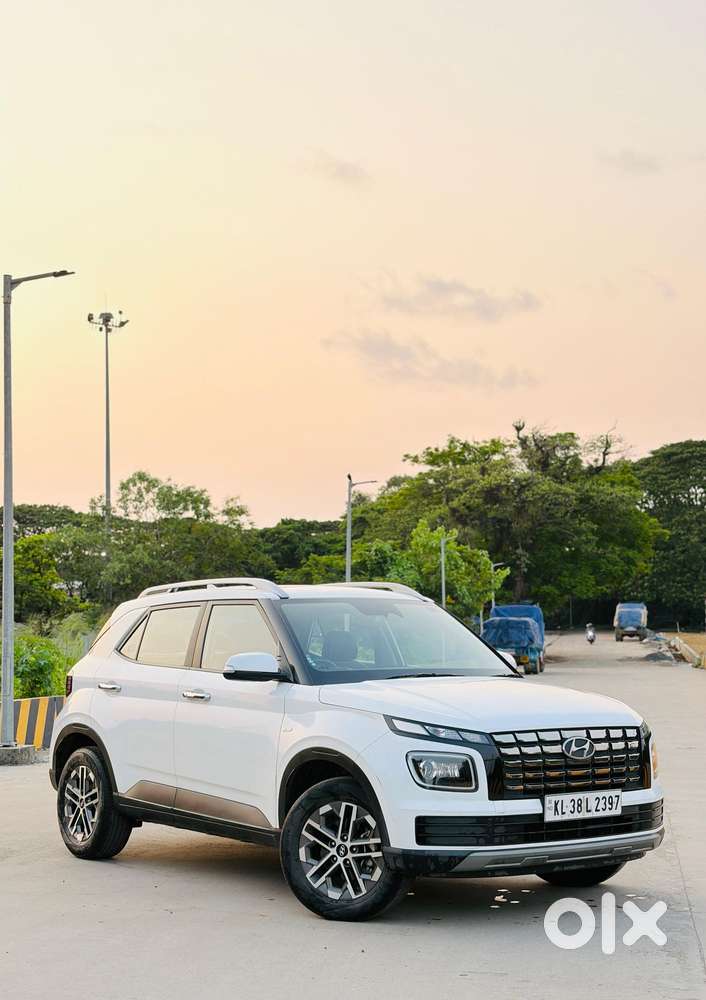 Hyundai Venue 1.0 Sx (o) Turbo Dct, 2024, Petrol