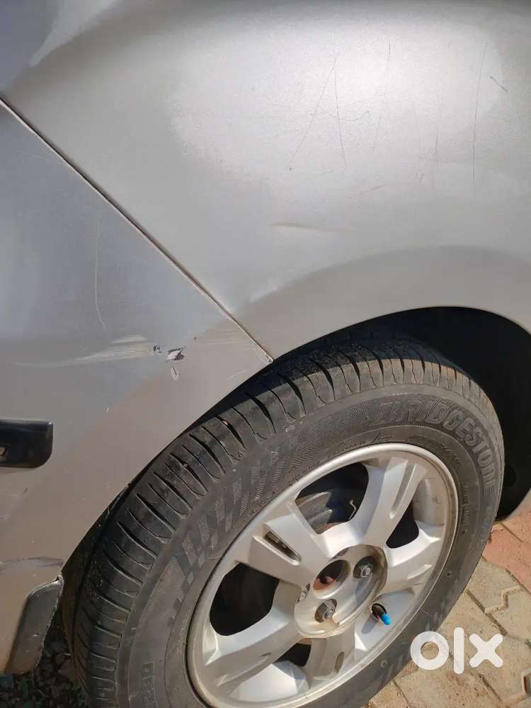 Hyundai I20 Asta 2009 Sunroof With 8 Airbags