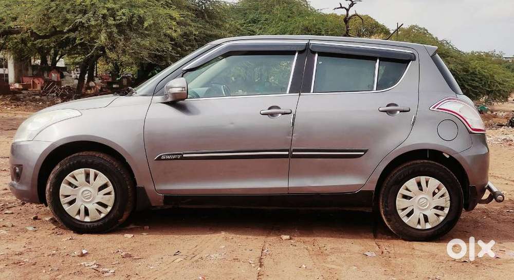 Maruti Suzuki Swift Vxi Abs Bsiv, 2014, Petrol