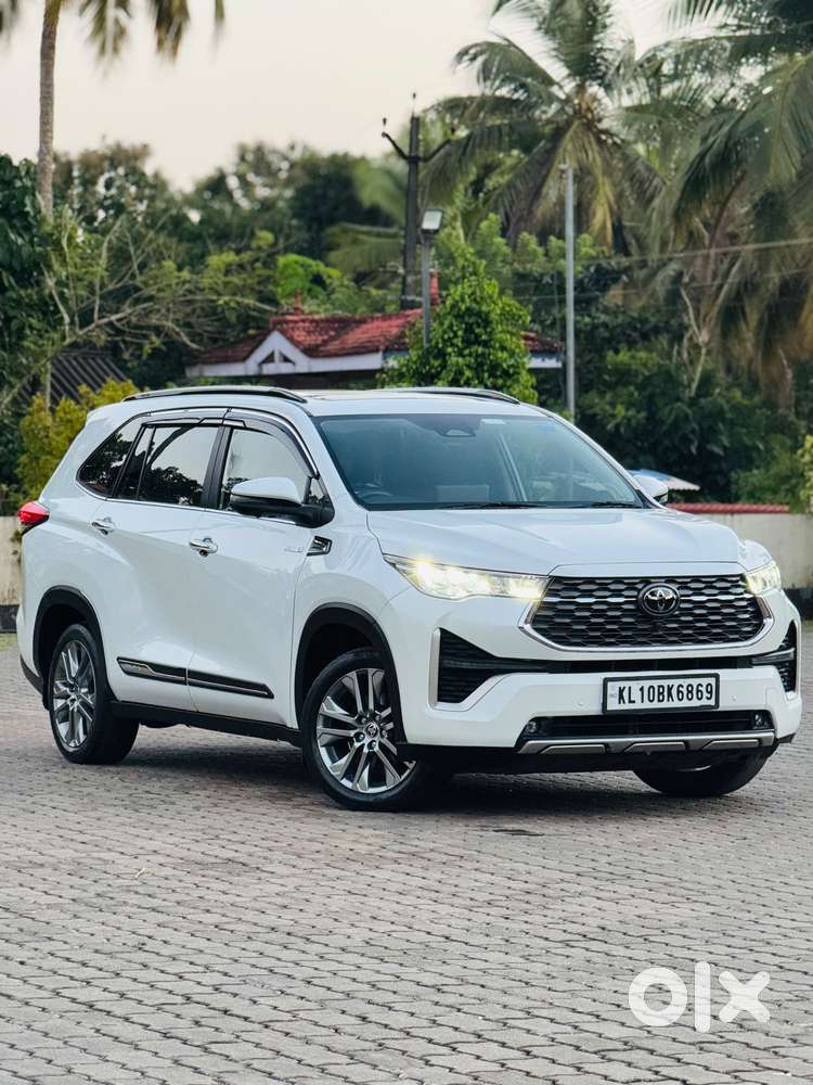Toyota Innova Hycross 2.0 Zx (o) Hybrid 7 Str, 2024, Petrol