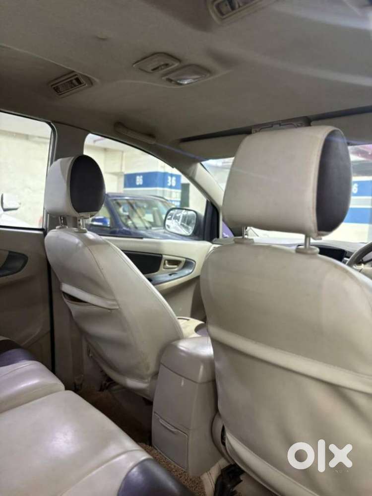 Toyota Innova 2.5 Gx 7 Seater Bs Iv, 2010, Diesel