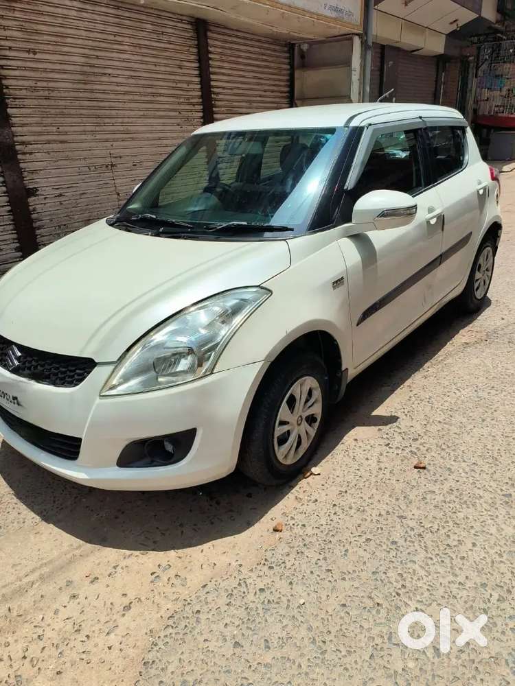 Maruti Suzuki Swift 2012, 3rd Owner Top Condition, Runing Insurance