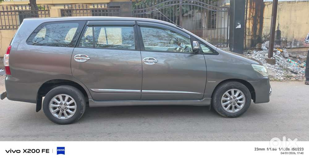 Toyota Innova 2.5 Vx 8 Str Bs-iii, 2014, Diesel