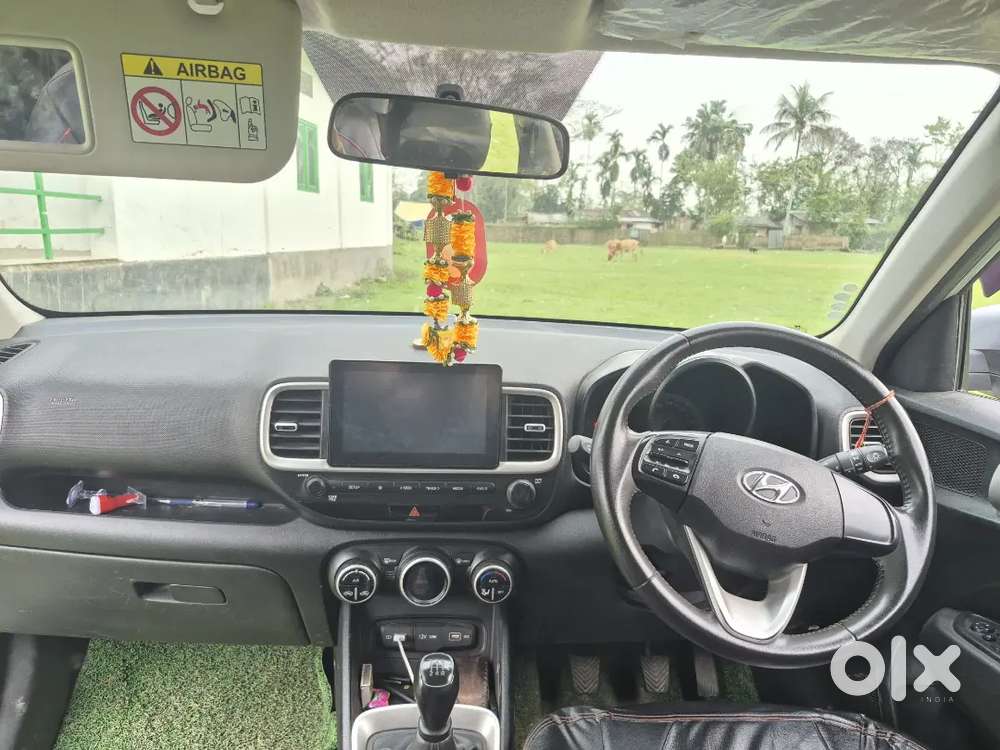 Hyundai Venue 2022 Petrol Well Maintained