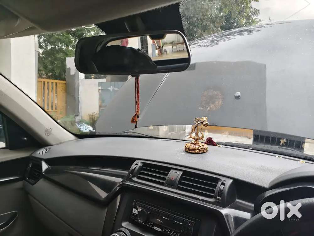 Mahindra Kuv 100 2016 Petrol 70000 Km Driven
