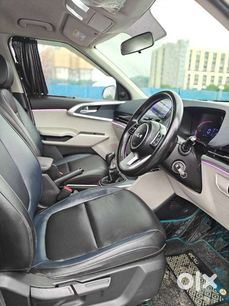 Kia Carens G 1.5 6mt Premium (o) 7-seater, 2023, Petrol