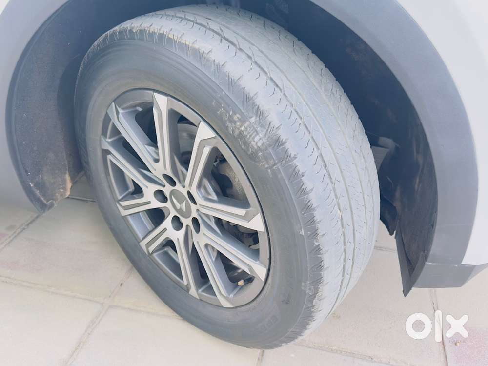 Mahindra Xuv700 2.0 Ax 7 Petrol At Luxury Pack Str, 2023, Petrol