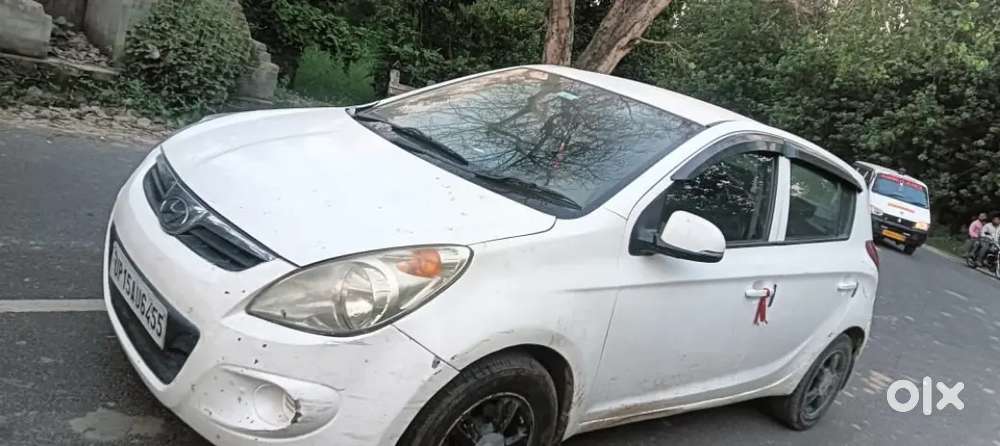 Hyundai I20 [2011] ओमनी
