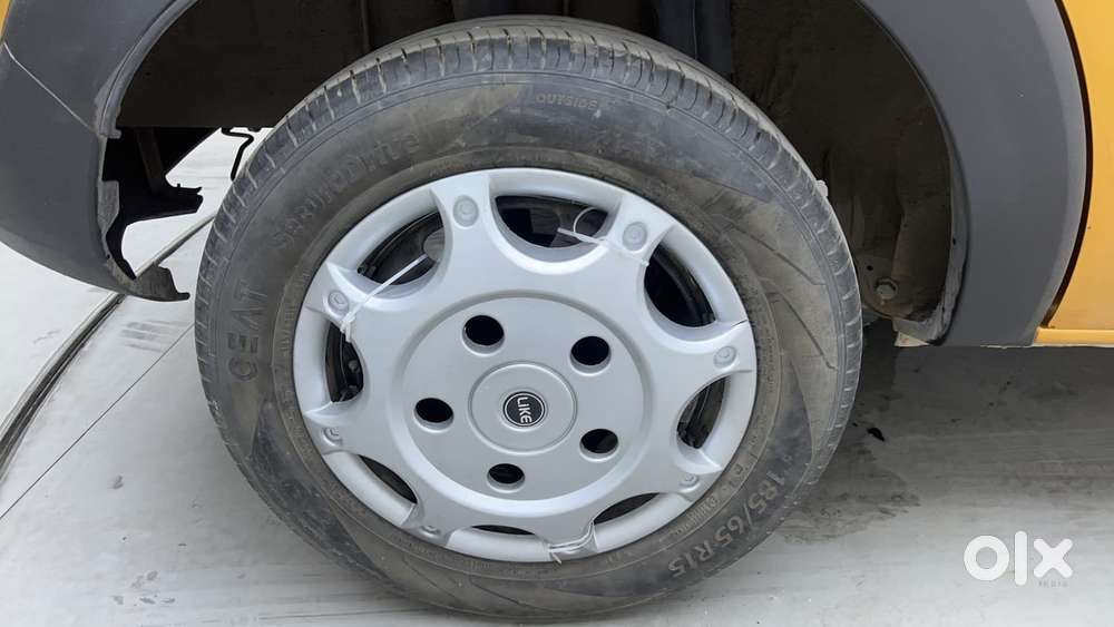 Renault Triber Rxz, 2023, Petrol