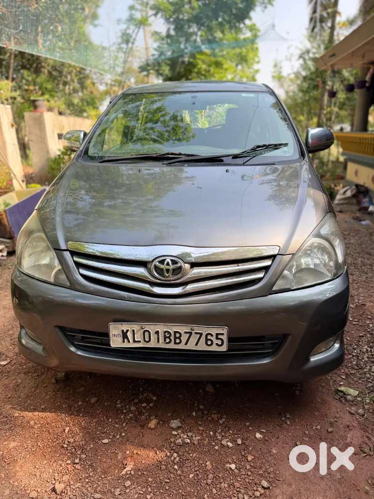 Toyota Innova 2011 Diesel 242000 Km Driven