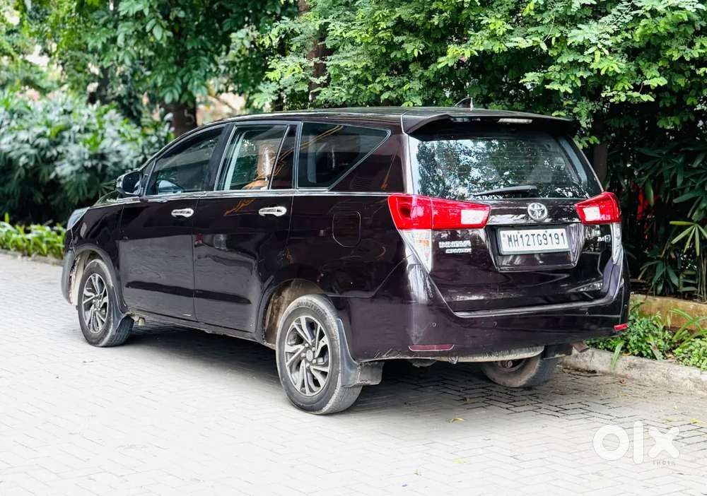 Toyota Innova Crysta 2.4 G Automatic 8 Seater 20121