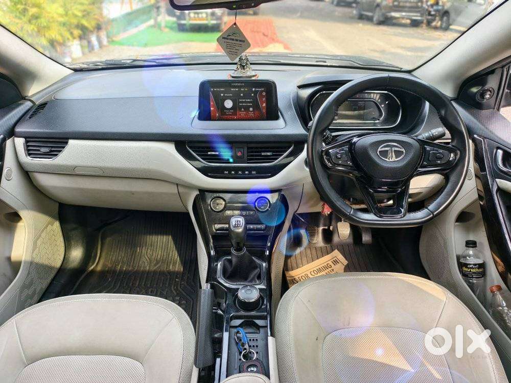 Tata Nexon 1.2 Revotron Xz Plus Dual Tone, 2023, Petrol
