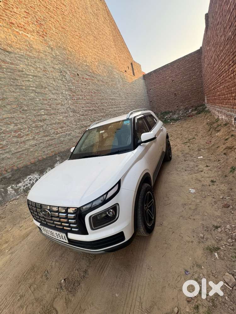 Hyundai Venue Petrol 2023