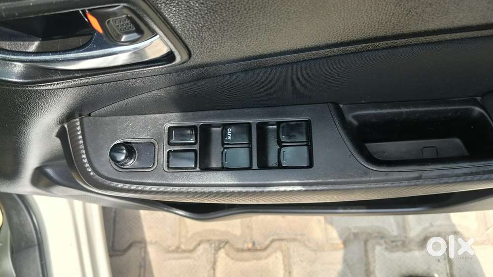 Maruti Suzuki Swift Vxi + Manual, 2018, Diesel