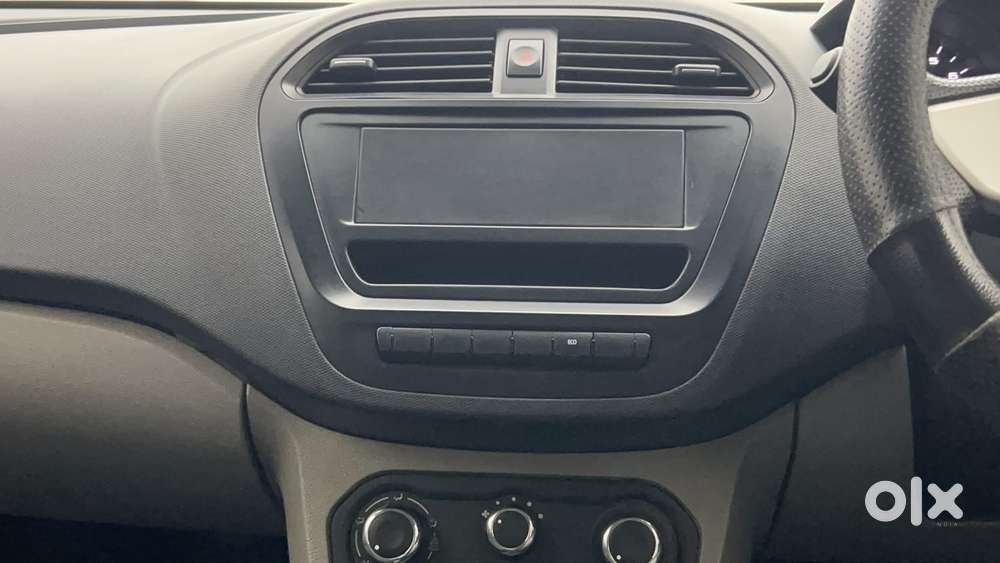 Tata Tiago Xe, 2018, Petrol