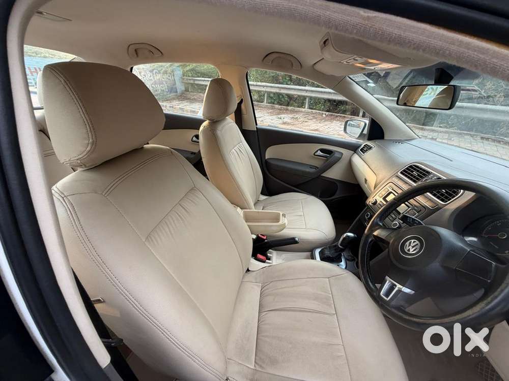 Volkswagen Vento 1.6 Mpi Auto Petrol 2011