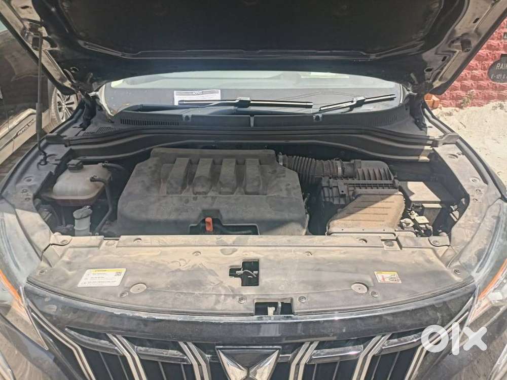 Mahindra Xuv700 2.0 Ax 7 Petrol At Str, 2024, Petrol