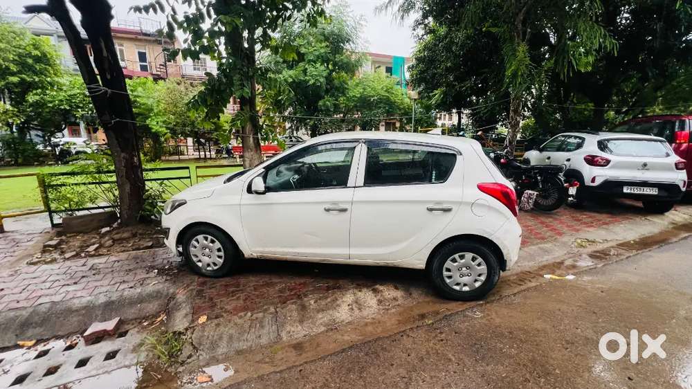 Hyundai I20 2012 Diesel 100000 Km Driven