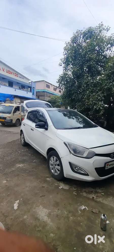 Hyundai I20 Sportz 2012 Petrol Manual New Tyer New Battery