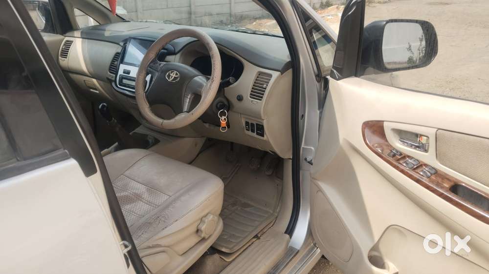 Toyota Innova 2.5 V 8 Str, 2013, Diesel