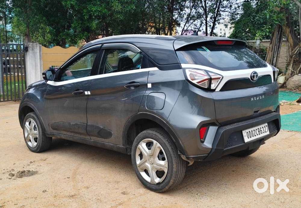 Tata Nexon 1.5 Revotorq Xm (s), 2022, Petrol