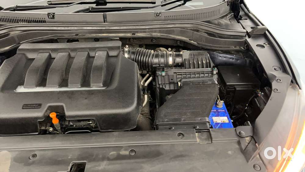 Mahindra Xuv700 2.0 Ax 7 Petrol At Luxury Pack Str, 2021, Petrol
