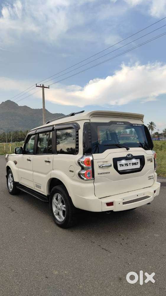Mahindra Scorpio S10, 2015, Diesel