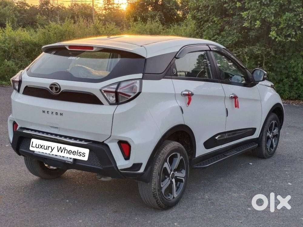 Tata Nexon, 2023, Petrol