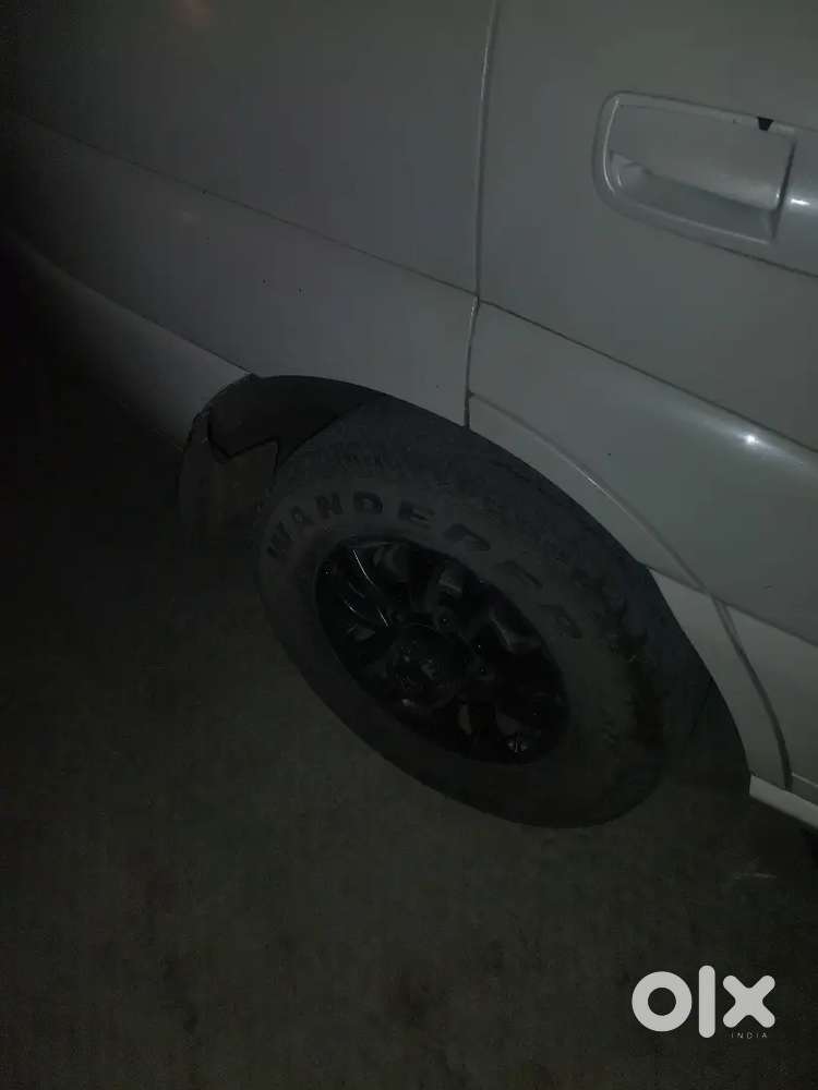 Tata Safari Dicor 2012