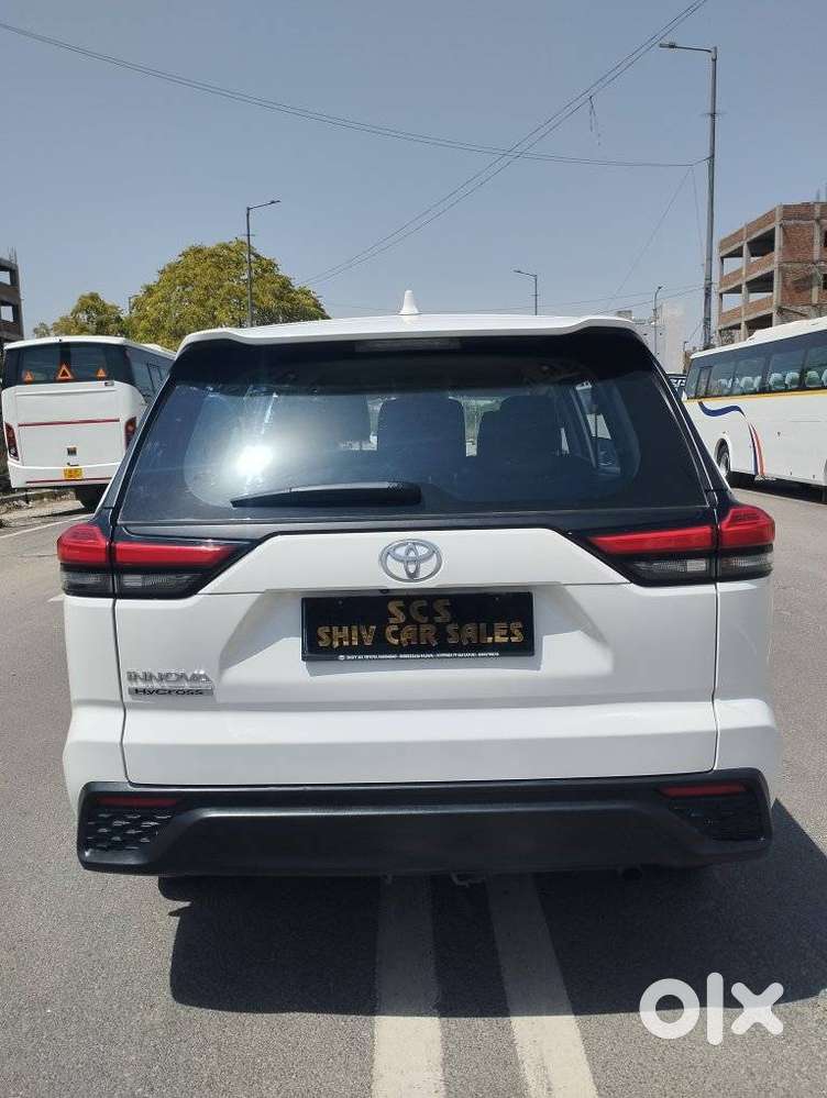 Toyota Innova Hycross 2.0 Gx 8 Str, 2024, Petrol