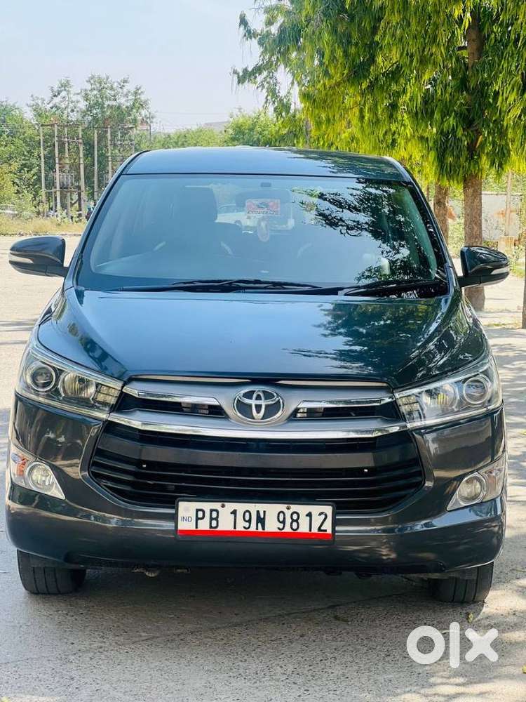 Toyota Innova Crysta 2.4 V 8 Str, 2016, Diesel