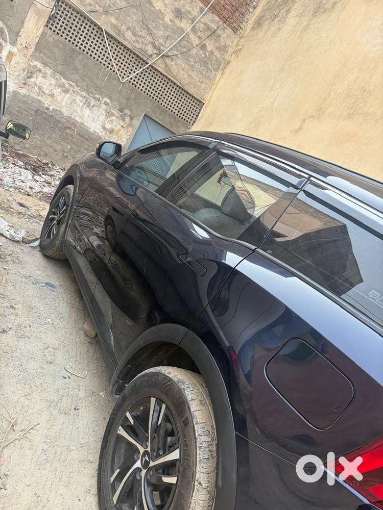 Mahindra Xuv700 Petrol 2025