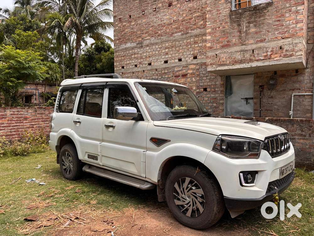 Mahindra Scorpio 2015.      80000 Km Driven