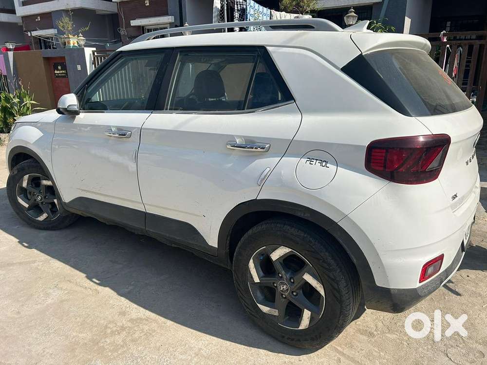 Hyundai Venue 2019 Petrol Well Maintained