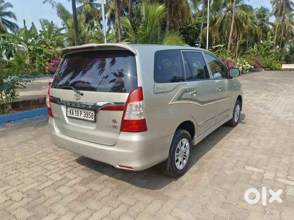 Toyota Innova 2005 Petrol 80000 Km Driven
