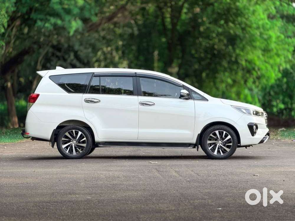 Toyota Innova Crysta [2020-ongoing] 2.4 Zx 7 Str, 2022, Diesel