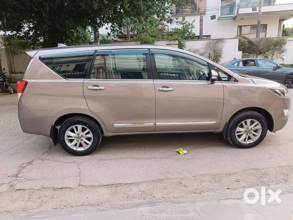 Toyota Innova Crysta 2.8 Gx At, 2017, Diesel