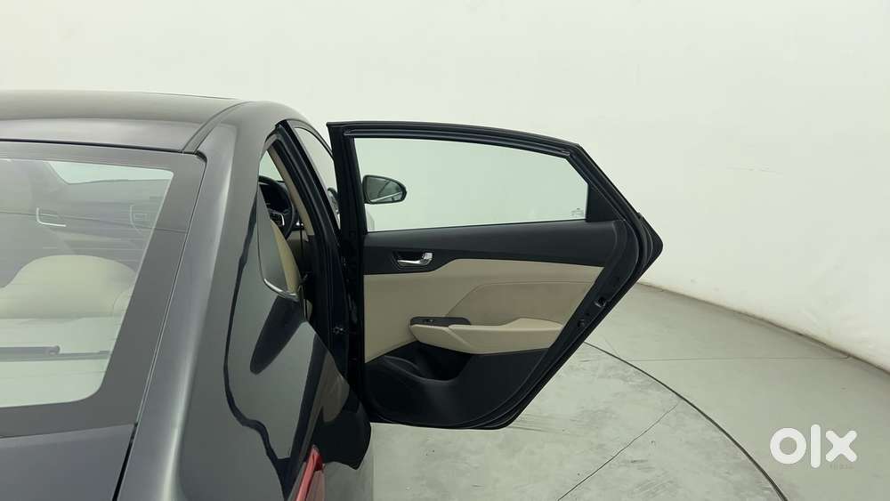 Hyundai Verna 1.5 Sx Ivt, 2023, Petrol