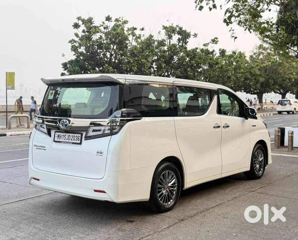Toyota Vellfire 2.5 Executive Lounge, 2022, Petrol