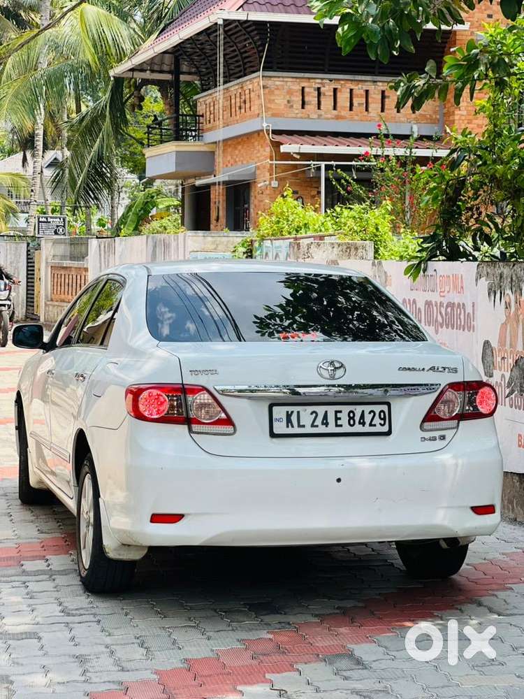 Toyota Corolla Altis 2012 Diesel 162000 Km Driven