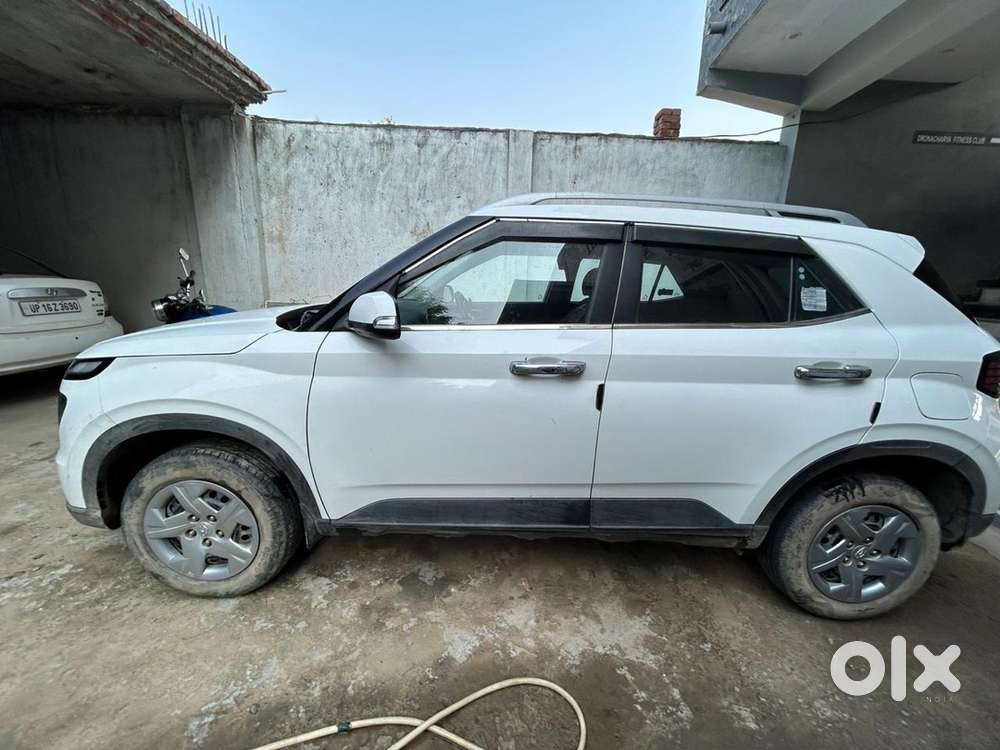 Hyundai Venue Petrol 2022