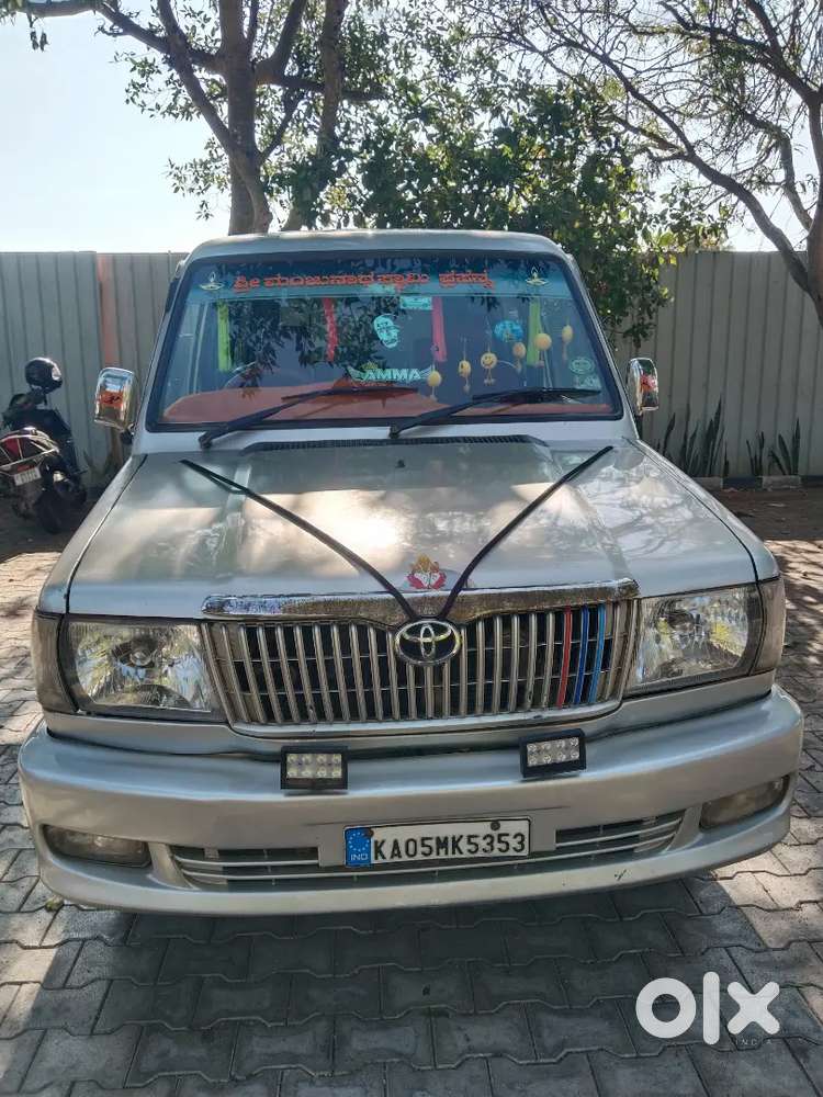 Toyota Qualis 2004 Diesel 250000 Km Driven
