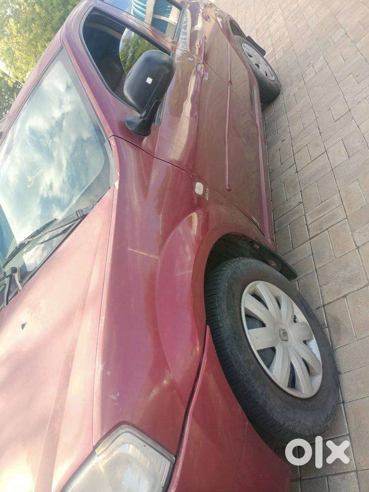 Mahindra Renault Logan, 2008, Petrol