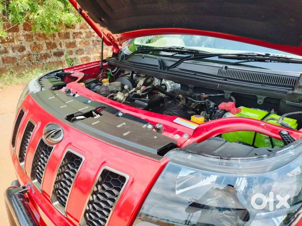 Mahindra Tuv 300 1.5 T10 (o) Amt, 2018, Diesel