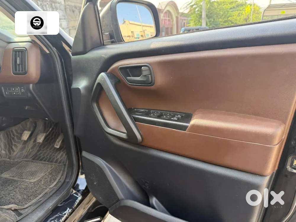 Mahindra Scorpio N Z2 Petrol Mt 7 Str, 2024, Petrol