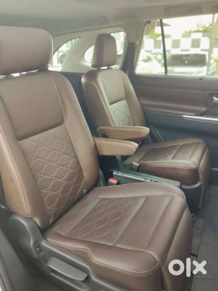 Toyota Innova Hycross 2.0 Zx (o) Hybrid 7 Str, 2023, Petrol