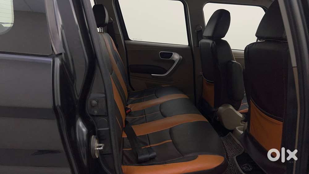 Mahindra Tuv 300 Mhawk100 T8, 2016, Diesel