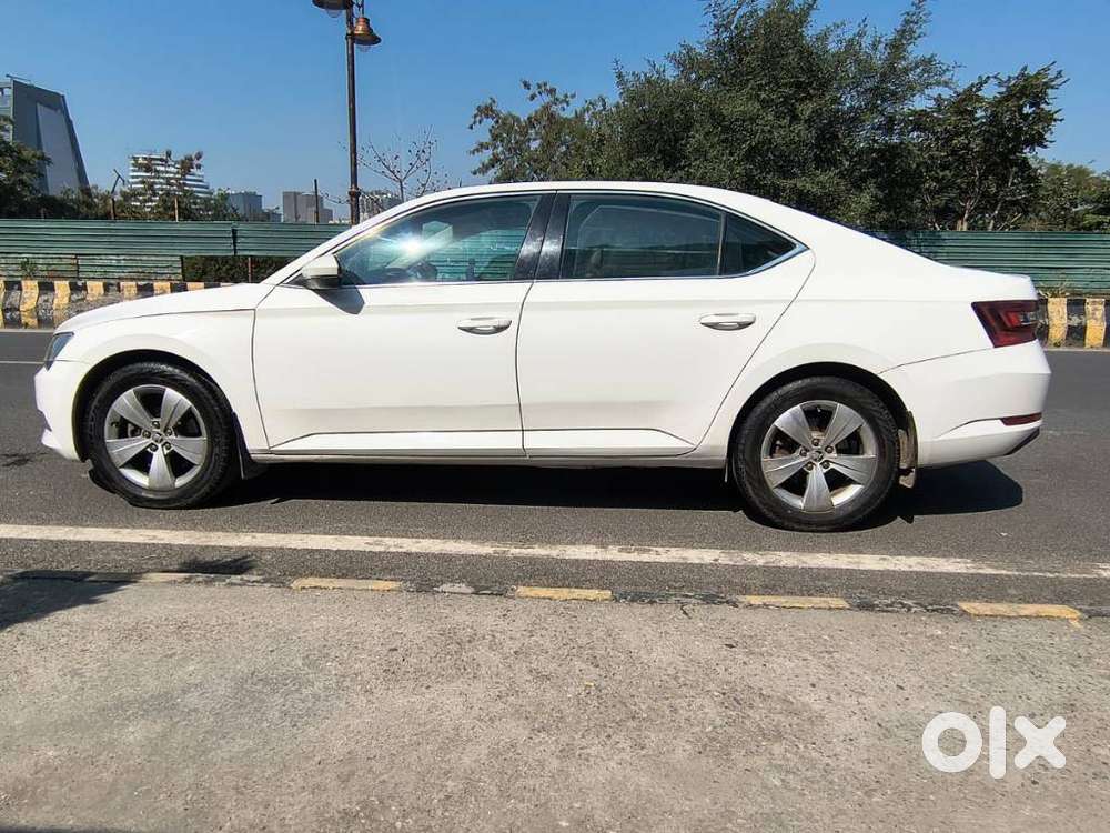 Skoda Superb Style 1.8 Tsi At, 2018, Petrol