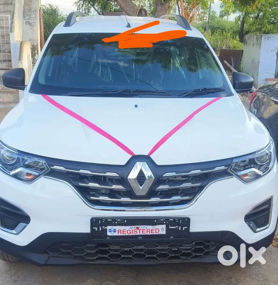 Renault Triber 2025 Petrol Well Maintained Company Service Record