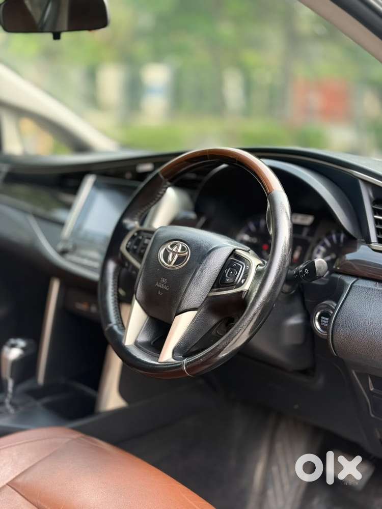 Toyota Innova Crysta 2.8 Zx At 7 Seater, 2018, Diesel